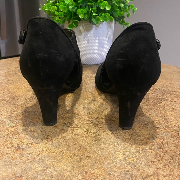 Bandolino 3” Suede Heels - Picture 7 of 7